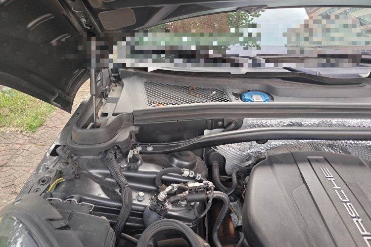 Used Porsche Macan 2020 Macan 2.0T Engine Bay Right