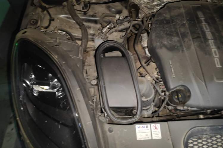 Used Porsche Macan 2020 Macan 2.0T Engine Bay Right