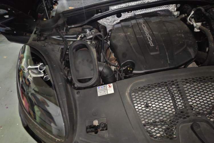 Used Porsche Macan 2020 Macan 2.0T Engine Bay Right