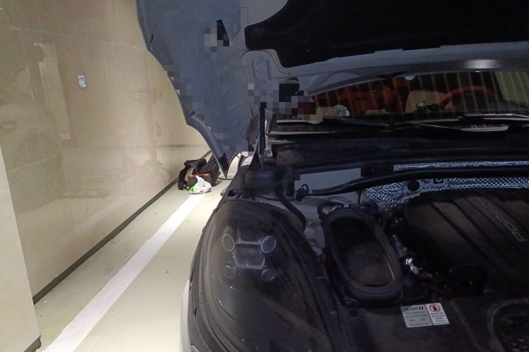 Used Porsche Macan 2020 Macan 2.0T Engine Bay Right