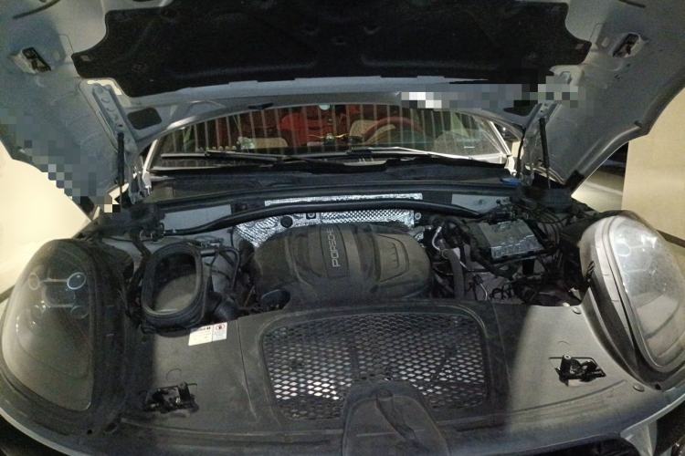Used Porsche Macan 2020 Macan 2.0T Engine Bay