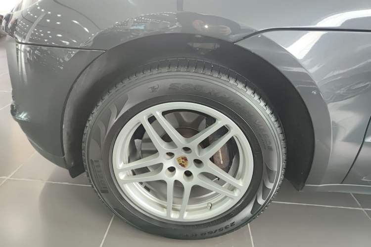 Used Porsche Macan 2020 Macan 2.0T Exterior 4