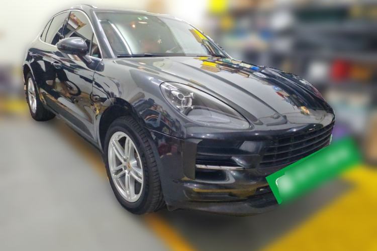 Used Porsche Macan 2020 Macan 2.0T Front Right 45 Deg
