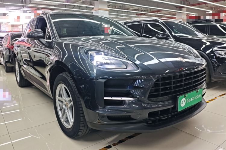 Used Porsche Macan 2020 Macan 2.0T Front Right 45 Deg