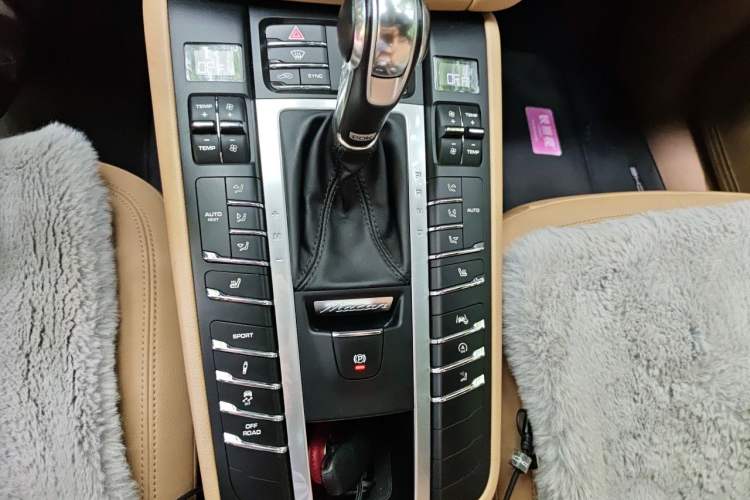 Used Porsche Macan 2020 Macan 2.0T Gear Lever