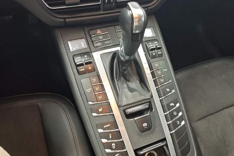 Used Porsche Macan 2020 Macan 2.0T Gear Lever