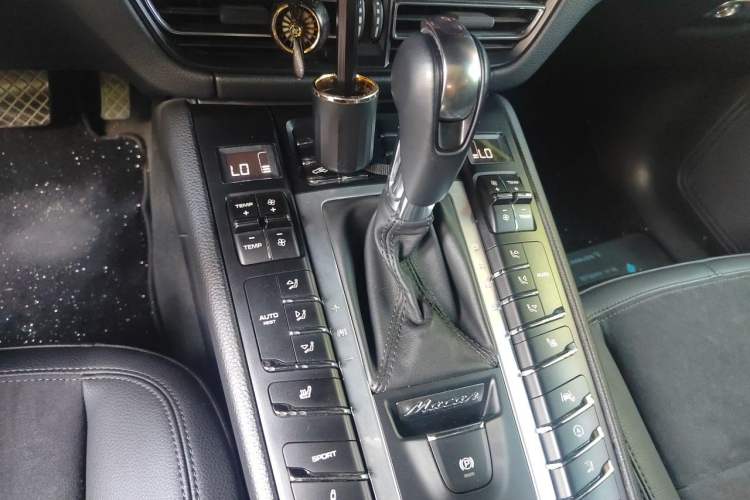 Used Porsche Macan 2020 Macan 2.0T Gear Lever
