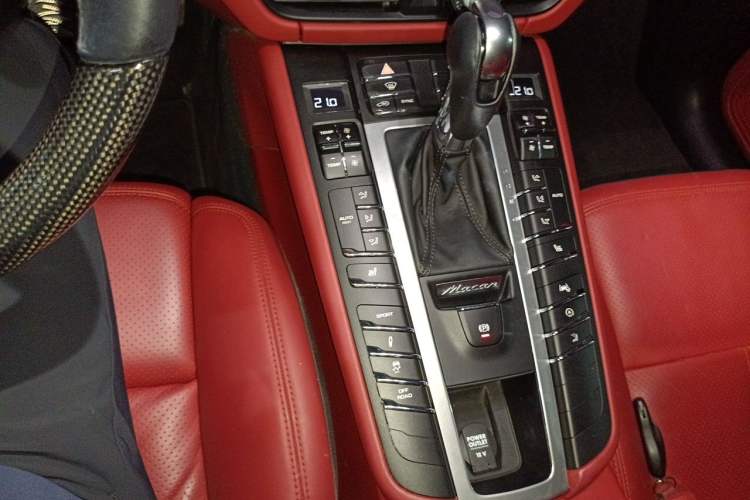 Used Porsche Macan 2020 Macan 2.0T Gear Lever