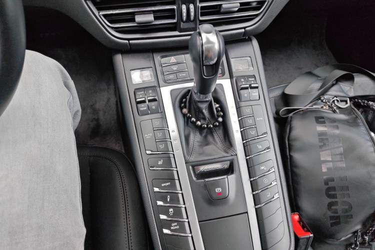 Used Porsche Macan 2020 Macan 2.0T Gear Lever
