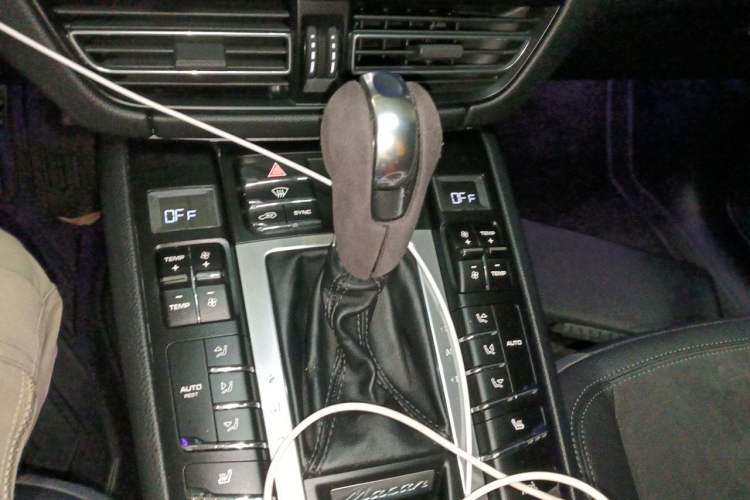 Used Porsche Macan 2020 Macan 2.0T Gear Lever