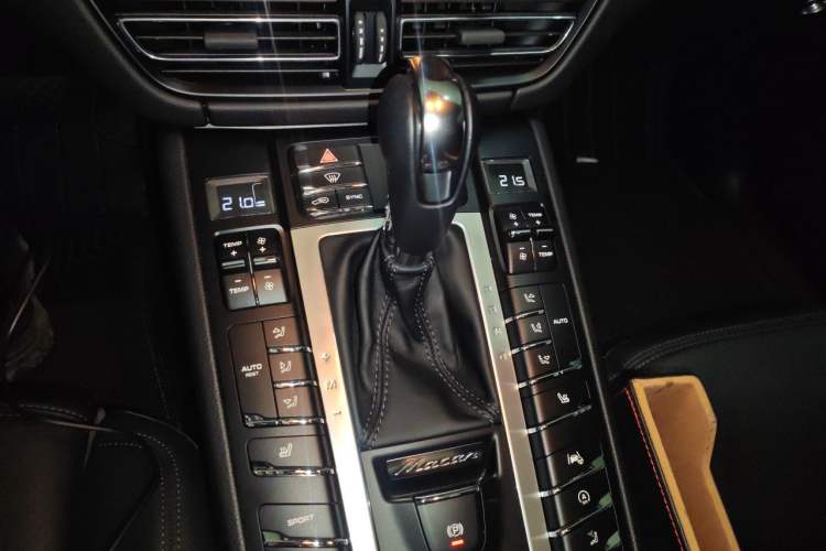Used Porsche Macan 2020 Macan 2.0T Gear Lever
