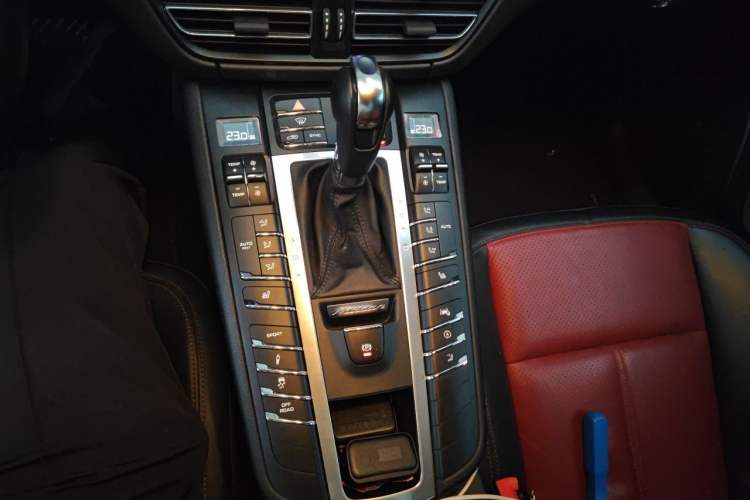 Used Porsche Macan 2020 Macan 2.0T Gear Lever