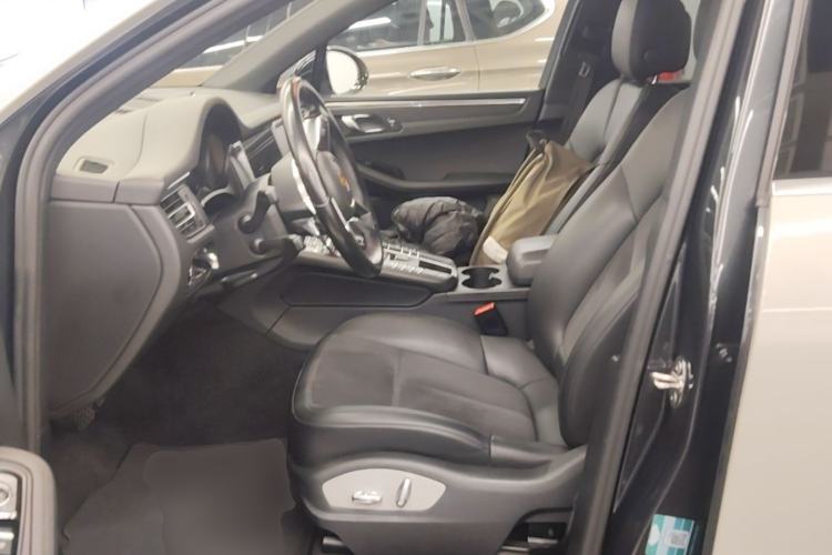 Used Porsche Macan 2020 Macan 2.0T Left Front Seat