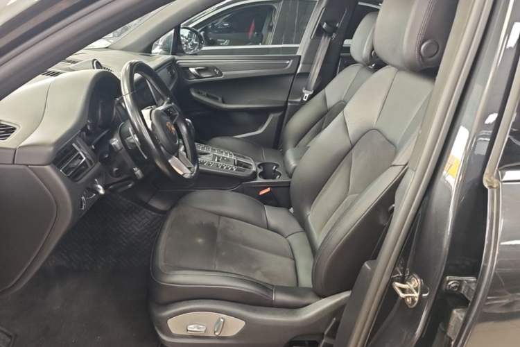 Used Porsche Macan 2020 Macan 2.0T Left Front Seat