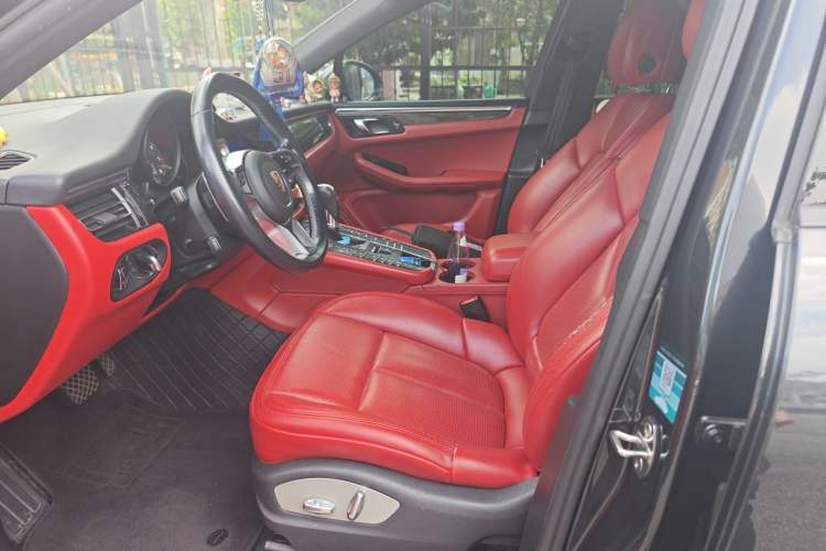 Used Porsche Macan 2020 Macan 2.0T Left Front Seat