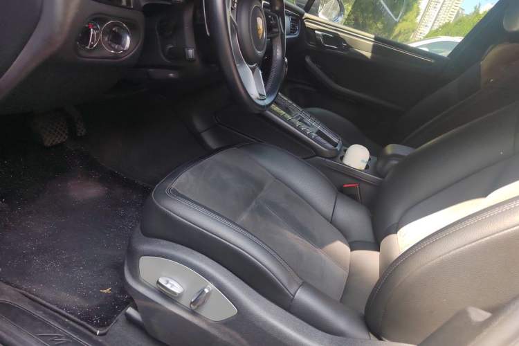 Used Porsche Macan 2020 Macan 2.0T Left Front Seat
