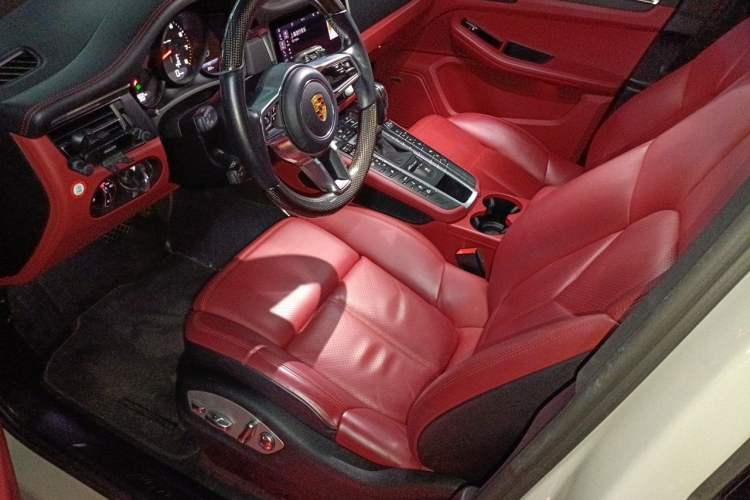 Used Porsche Macan 2020 Macan 2.0T Left Front Seat
