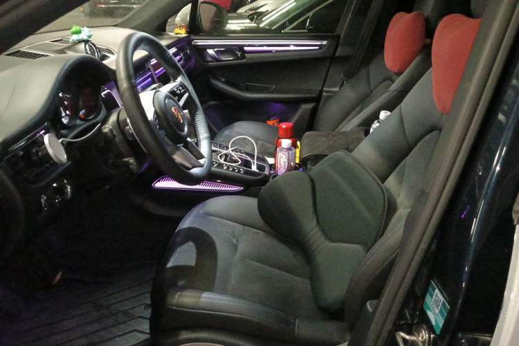 Used Porsche Macan 2020 Macan 2.0T Left Front Seat