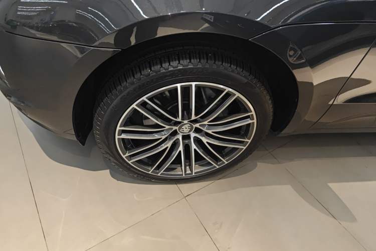 Used Porsche Macan 2020 Macan S 3.0T Left Front Wheel Hub