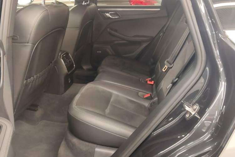 Used Porsche Macan 2020 Macan 2.0T Left Rear Seat