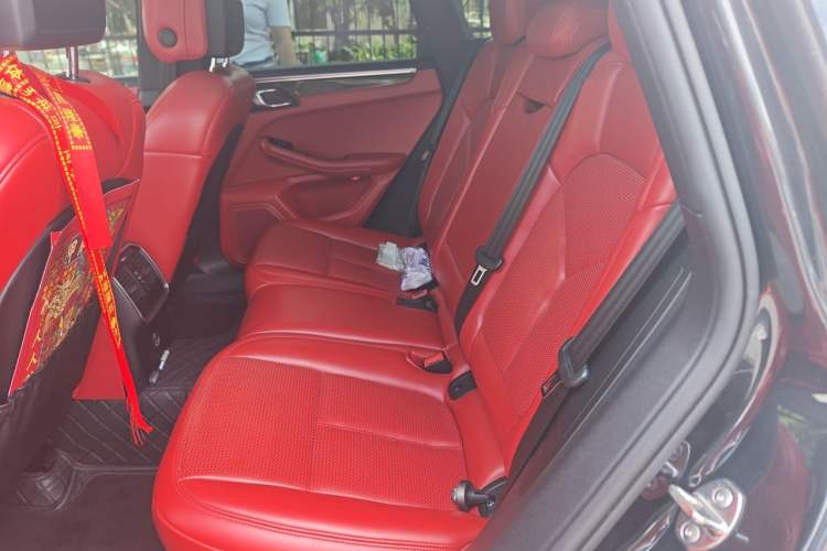 Used Porsche Macan 2020 Macan 2.0T Left Rear Seat
