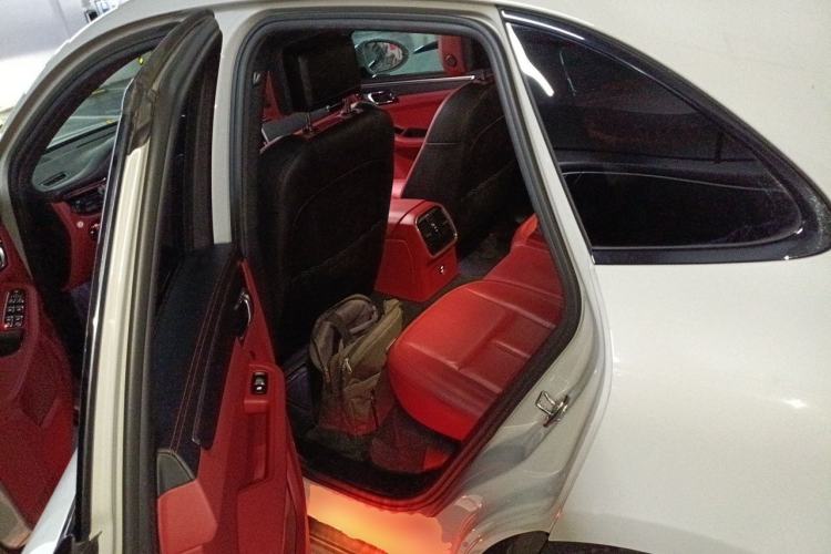 Used Porsche Macan 2020 Macan 2.0T Left Rear Seat