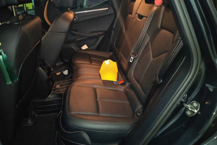 Used Porsche Macan 2020 Macan 2.0T Left Rear Seat