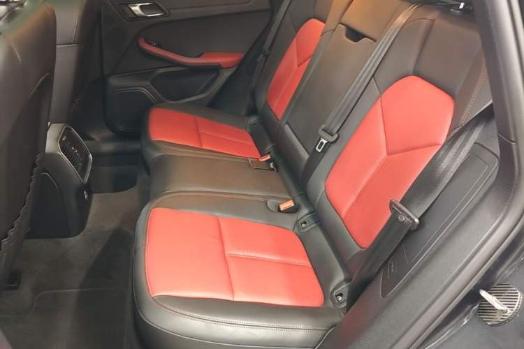 Used Porsche Macan 2020 Macan 2.0T Left Rear Seat