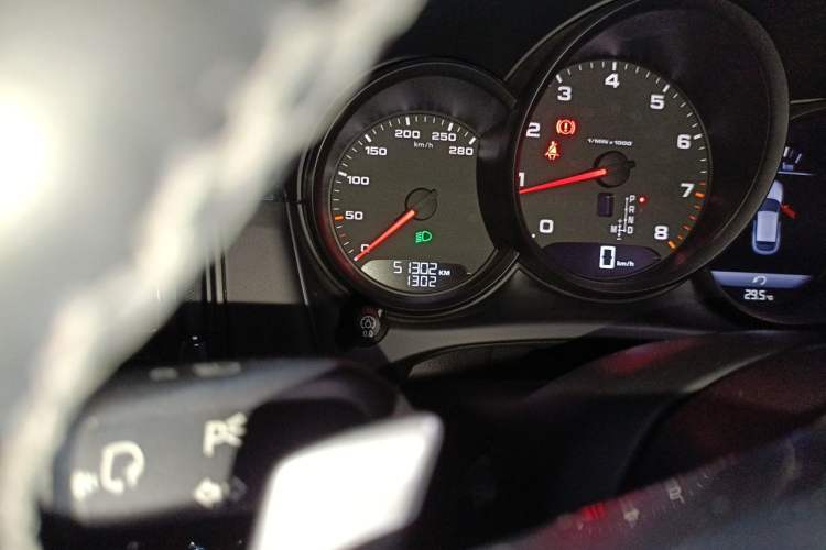 Used Porsche Macan 2020 Macan 2.0T Odometer Close Up
