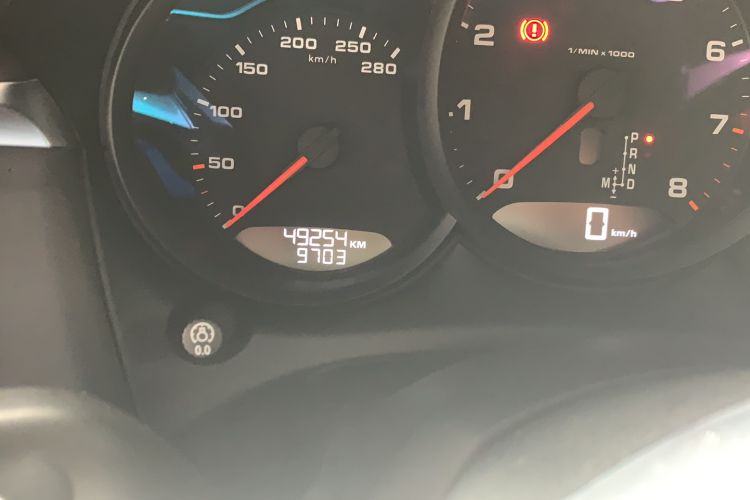 Used Porsche Macan 2020 Macan 2.0T Odometer Close Up