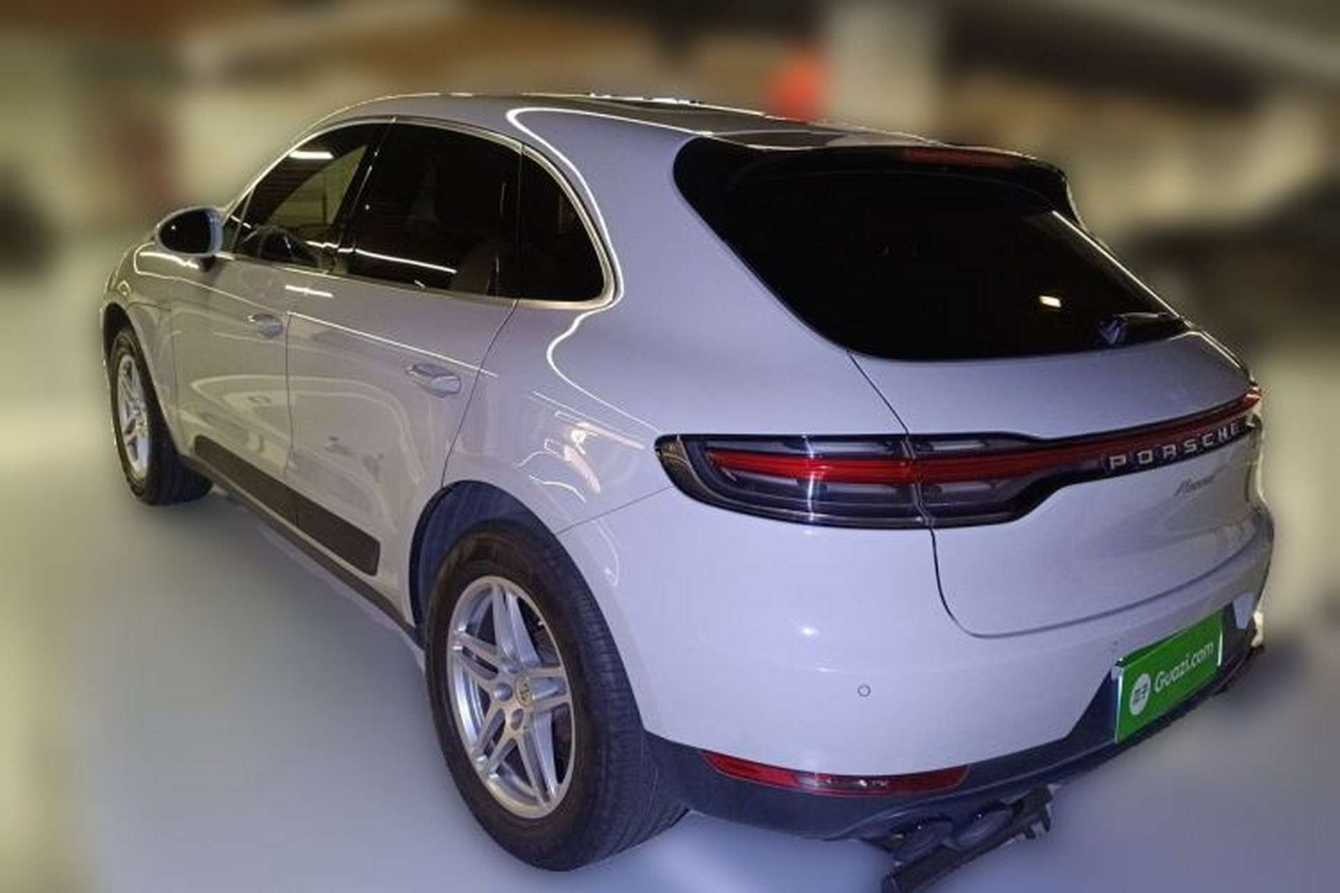 Used Porsche Macan 2020 Macan 2.0T Rear Left 45 Deg