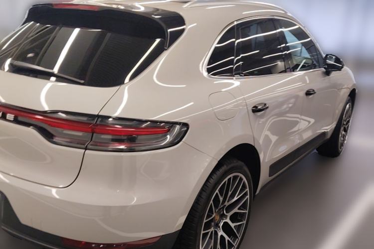 Used Porsche Macan 2020 Macan 2.0T Rear Right 45 Deg
