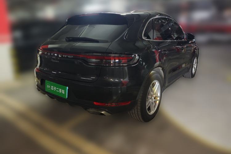 Used Porsche Macan 2020 Macan 2.0T Rear Right 45 Deg