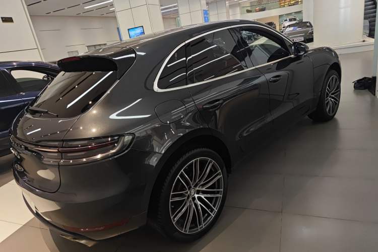 Used Porsche Macan 2020 Macan S 3.0T Rear Right 45 Deg