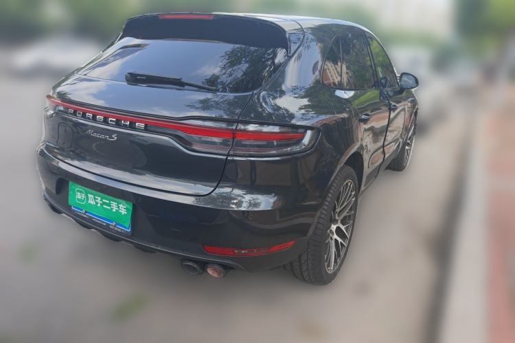 Used Porsche Macan 2020 Macan 2.0T Rear Right 45 Deg