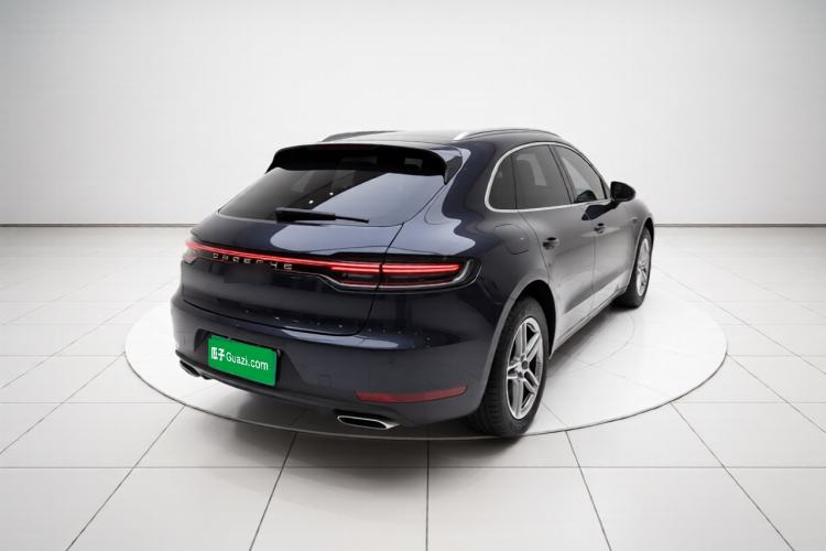 Used Porsche Macan 2020 Macan 2.0T Rear Right 45 Deg