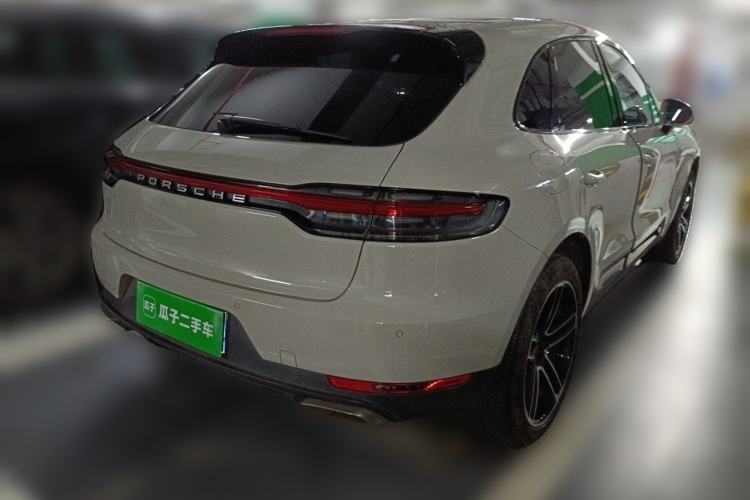 Used Porsche Macan 2020 Macan 2.0T Rear Right 45 Deg
