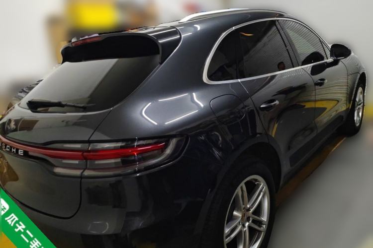 Used Porsche Macan 2020 Macan 2.0T Rear Right 45 Deg