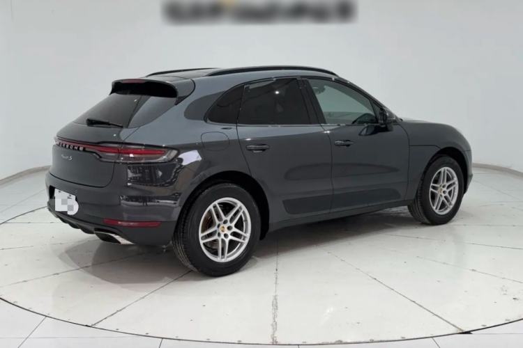 Used Porsche Macan 2020 Macan 2.0T Rear Right 45 Deg