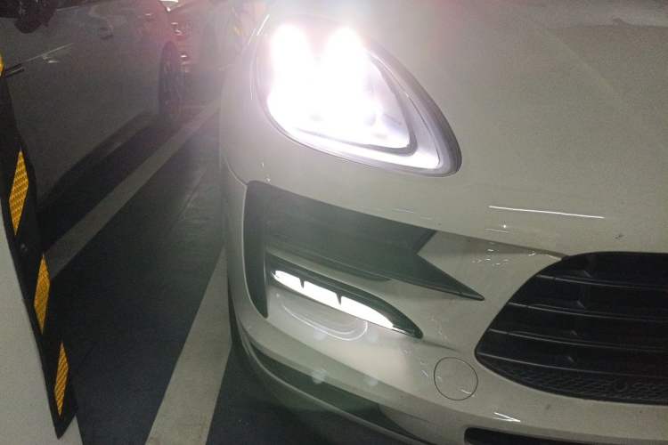 Used Porsche Macan 2020 Macan 2.0T Right Front Headlight