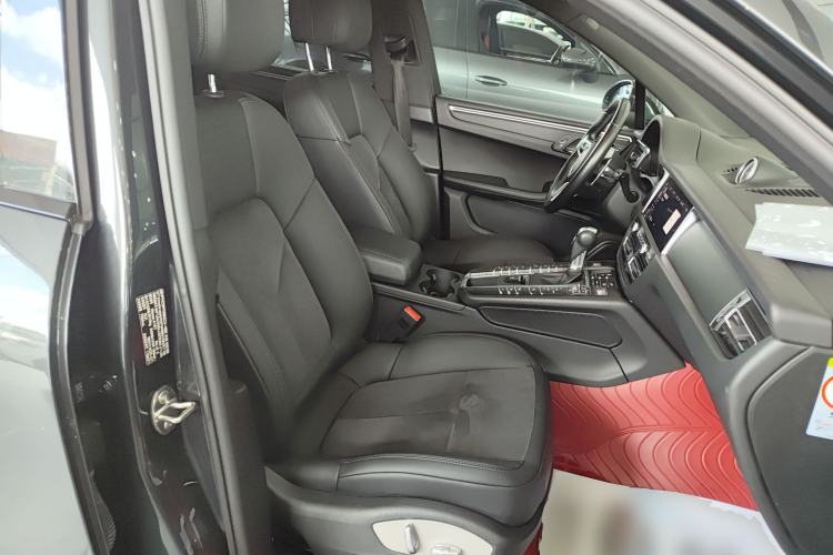 Used Porsche Macan 2020 Macan 2.0T Right Front Seat