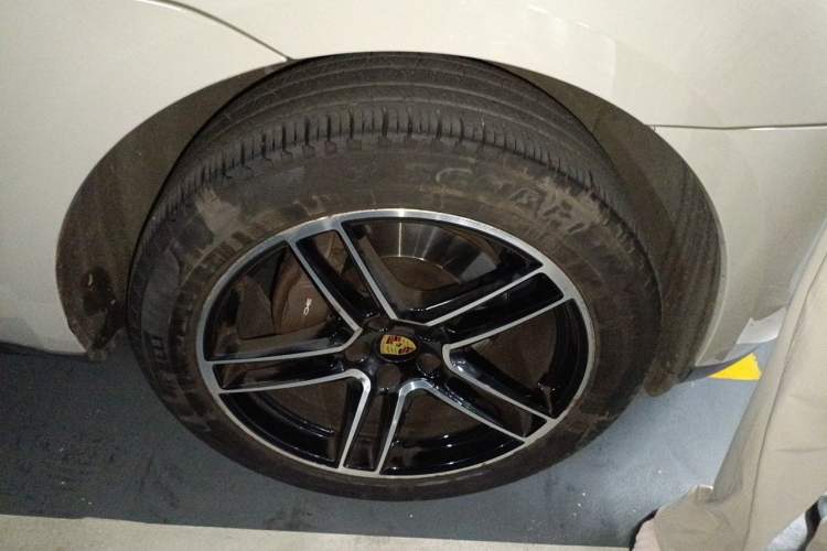 Used Porsche Macan 2020 Macan 2.0T Right Front Wheel Hub