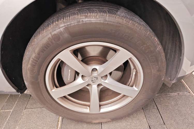 Used Porsche Macan 2020 Macan 2.0T Right Front Wheel Hub