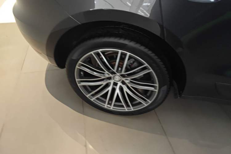 Used Porsche Macan 2020 Macan S 3.0T Right Rear Wheel Hub
