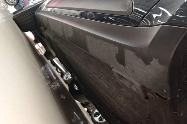 Used Porsche Macan 2020 Macan 2.0T Right Side Sill