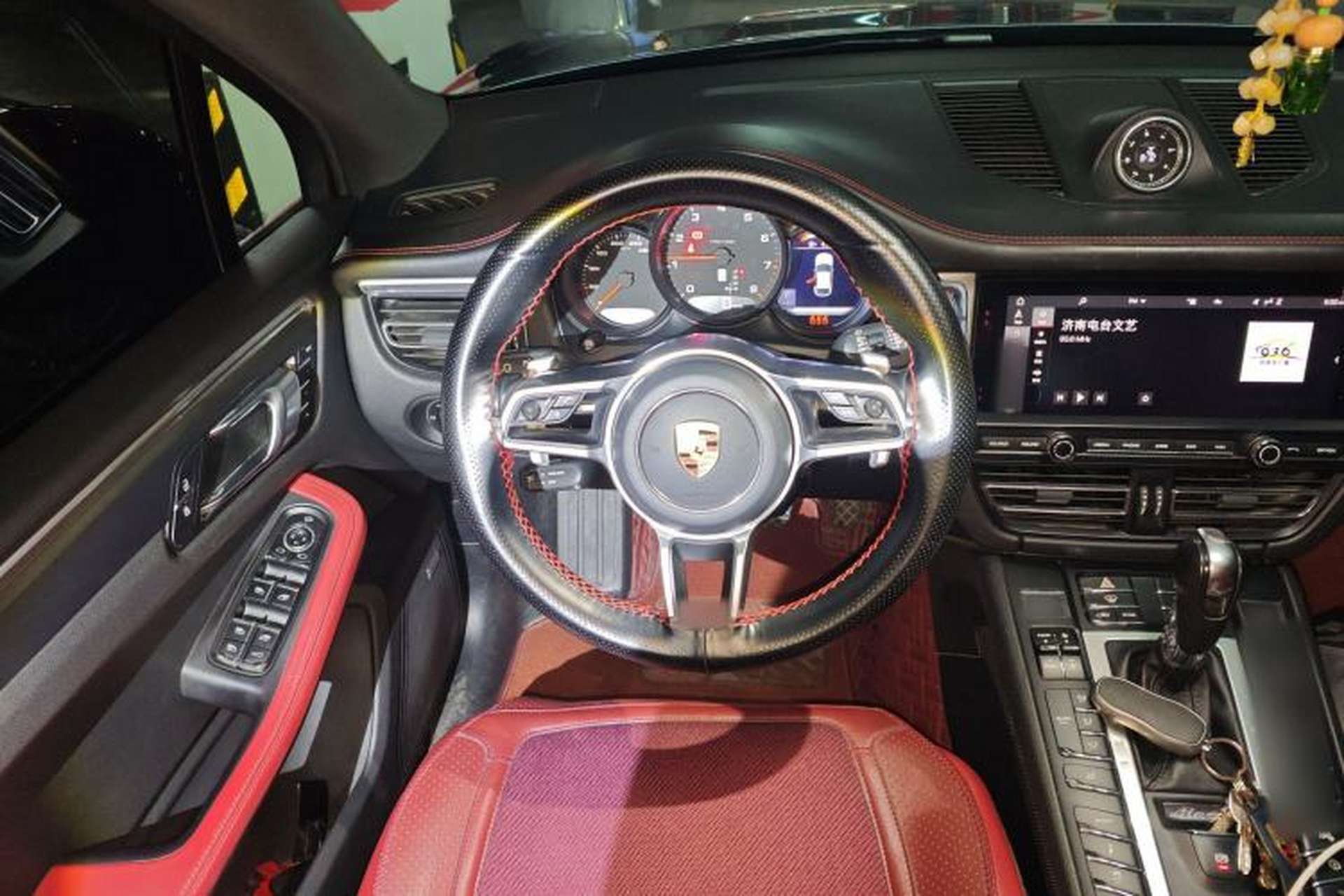 Used Porsche Macan 2020 Macan 2.0T Steering Wheel