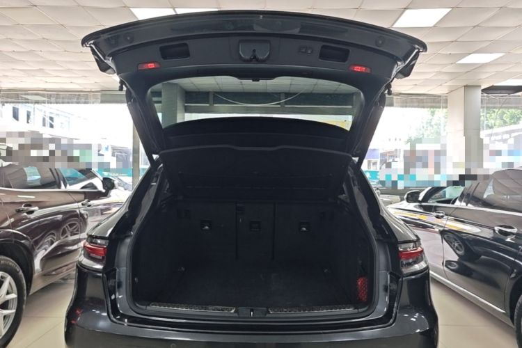 Used Porsche Macan 2020 Macan 2.0T Trunk