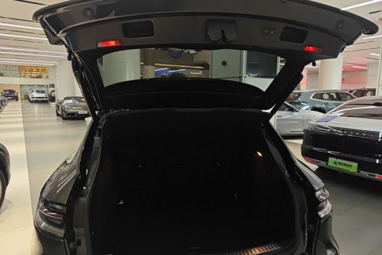 Used Porsche Macan 2020 Macan S 3.0T Trunk