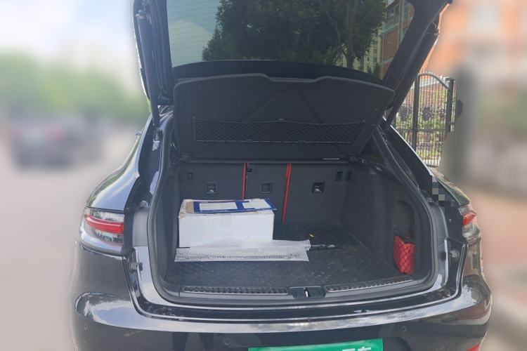 Used Porsche Macan 2020 Macan 2.0T Trunk