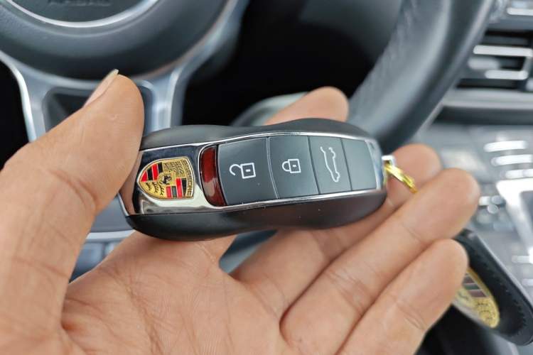 Used Porsche Macan 2020 Macan 2.0T Vehicle Key